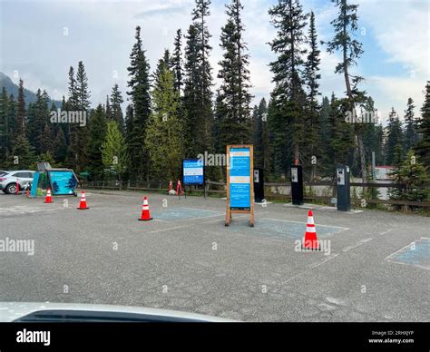 Parking in the Lake Louise area